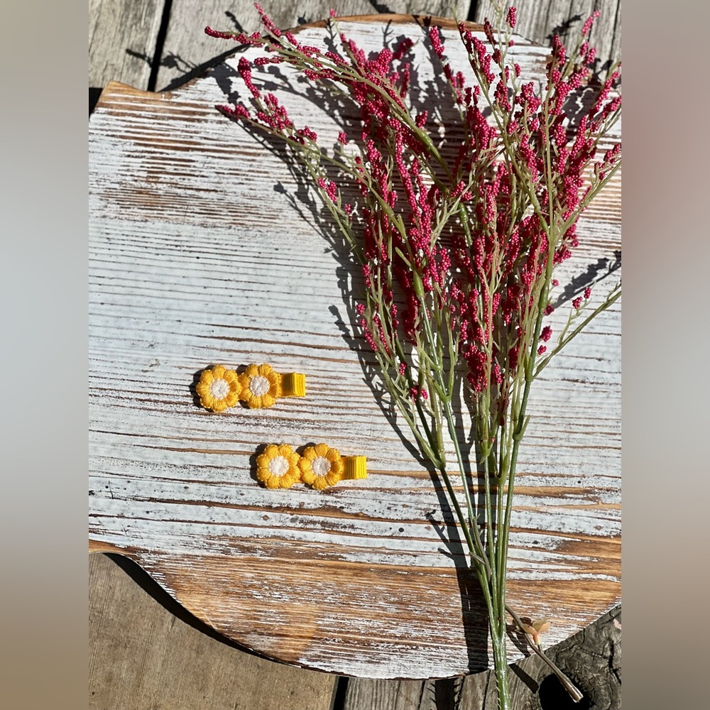 Daisy 🌼 yellow crochet Hair Bows set of 2 clips for kids